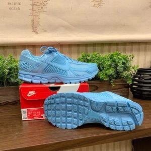 Nike Blue Vomero 5